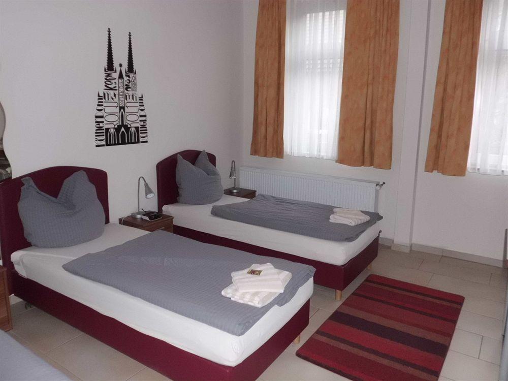 Hotel Schuetze Superior Хюрт Экстерьер фото