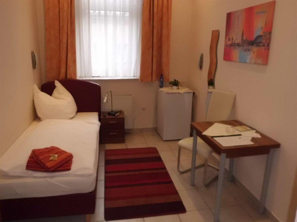 Hotel Schuetze Superior Хюрт Экстерьер фото