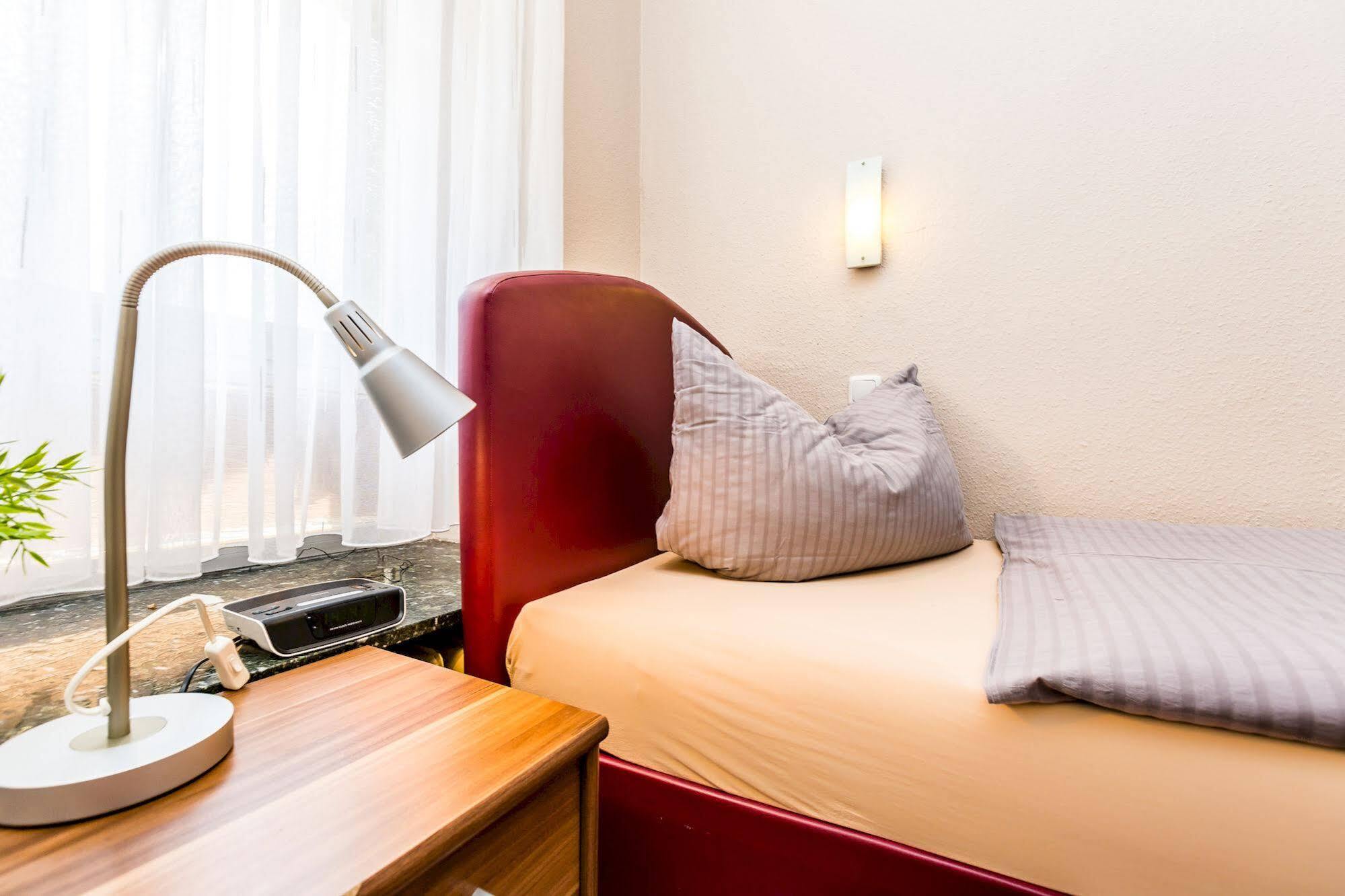 Hotel Schuetze Superior Хюрт Экстерьер фото