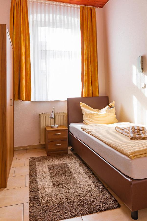 Hotel Schuetze Superior Хюрт Экстерьер фото