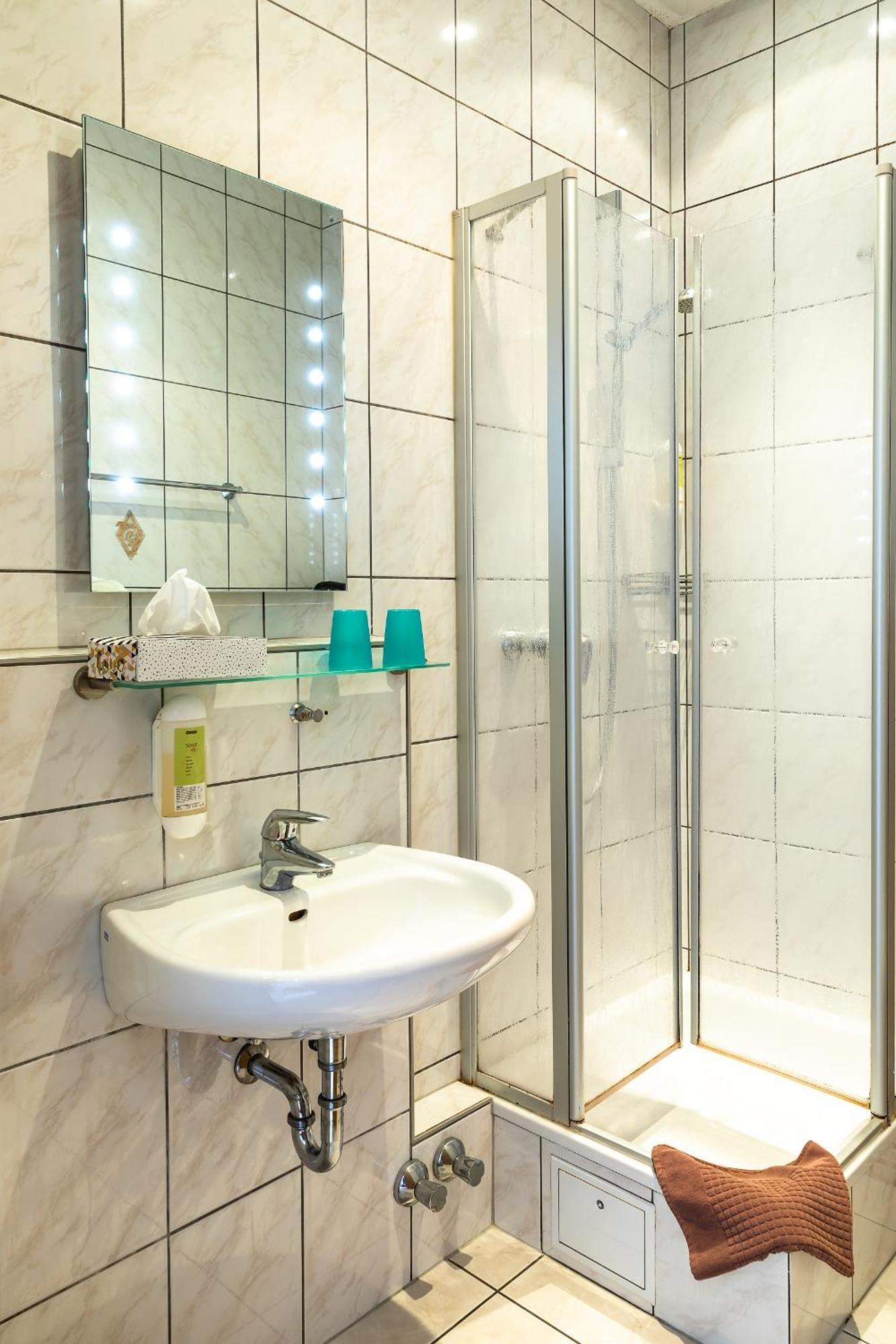 Hotel Schuetze Superior Хюрт Экстерьер фото